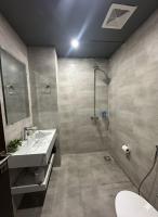 Premium One Bed Apartment Close to MM Alam Road Gulberg 3 - B&B Lahore