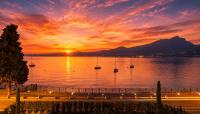 SalvatoreHomes - Casa Azura - Ultra Luxury Waterfront Apartment in the Heart of Torri del Benaco with Saltwater Pool & Direct Beach Access - Chambres d'hôtes Torri del Benaco