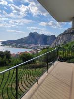 Apartman sa 2 balkona i pogledom na more - B&B Omiš