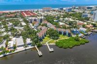 Siesta Key Beach - 2 Bedroom - 3 Beds - 3 Bathroom Duplex with Heated Swimming Pool - Bed and Breakfast Siesta Key