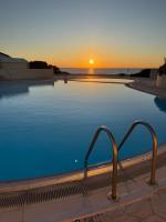 The Anassa Suite - Gated Beachfront Retreat & Pool - B&B Chlórakas
