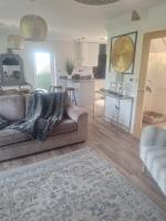 Luxuriously appointed 3 bedroom cottage off road parking for 3 vehicles dogs welcome by prior arrangement only 3 church cottages Alfrick close to Malvern and Worcester and Shelsley Walsh in a lovely village close to M5 Dogs welcome - Ferienwohnung Great Malvern