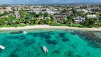 Grand Bay, Lux Perybere Beach apt, Pool, Lift - Bed and Breakfast Grand Baie