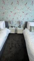 Contractors , holiday house, free parking , sleeps 5 - Ferienwohnung Knowsley