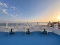 Anza Lovely Apartment Steps From The Beach - B&B Agadir