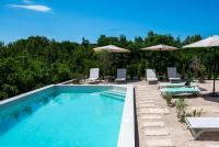 Casa Del Sol - Modern stone villa with private pool in Lustica - Chambres d'hôtes Tivat
