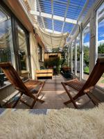 3BR Townhouse apartment in a calm end-unit position with own yard - Chambres d'hôtes Hyrylä