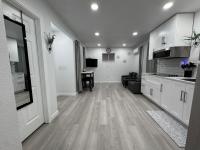 New & Modern, Private Fenced & Gated, Pet Friendly - B&B Hillsboro