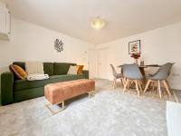 Laurel, Bright 2-Bed Home, Central Aberdare - B&B Aberdare