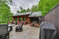 Peaceful Cabin w/ Hot Tub in Dundee: Dogs Welcome - B&B Dundee