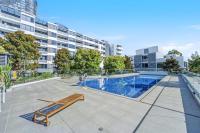 Stylish 2BR Olympic Park Pool, Gym & Parking - Ferienwohnung Sydney