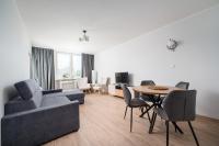 Metro Trocka Charming Apartment by BookingHost - B&B Varsavia