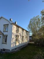 Lofoten Town Villa I Sleeps 9 - B&B Leknes