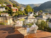 Modern Bergen Apartment with Terrace & Scenic Views, free parking - B&B Bergen