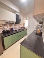 Golden Sands Poolfront Stay 3BHK Adora de Goa - B&B Chicalim