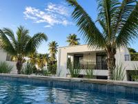 Alara Escapes 3BR Beachfront Apartment - B&B Bwejuu