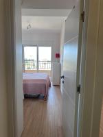 Modern Sea & City View Apartment with Parking - Ferienwohnung Bar