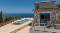 Royal Majestic Residences with Pool & Sea View, North Zakynthos - Bed and Breakfast Skinária