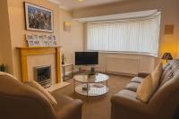 Elegant & Cozy 2 Bed End Terraced Stay - B&B Northfield