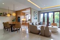 Breeze Blows City View Villa 4 Bedrooms and 1 Familly Bedroom With a Private Heated Swimming Pool and a Billiard Table - B&B Bandung