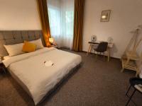 Baroc Boutique Hotel - Bed and Breakfast Topliţa