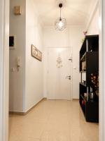Central Corfu Town Apartment - Free Private Parking - B&B Karyófyto