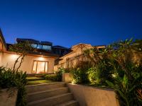 Kiravi Villa Canggu - B&B Tambakboyo
