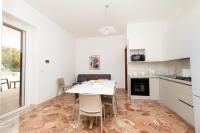 Apartment mit 2 Schlafzimmern und Poolblick