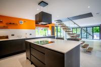 Ultra modern and stylish open plan accommodation - B&B Old Colwyn