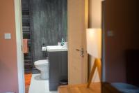 Ultra modern and stylish open plan accommodation - B&B Old Colwyn