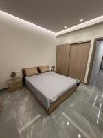 Luxury Haven Fully Renovated Designer Apartment - Chambres d'hôtes Le Pirée
