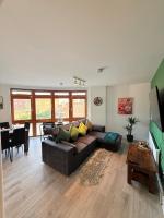 Sweety Suite, 2 Bed Deluxe Apartment in Bham City Centre, Free Secure Parking, Free Wi-Fi, Netflix - Ferienwohnung Birmingham