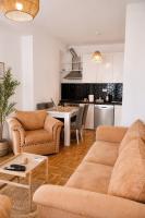 City Charm Apartment -Cozy Stay in City Center - Chambres d'hôtes Pristina