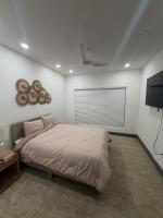 Steps to the Benz! Modern 2BR Apt Walk to Stadium - B&B Atlanta