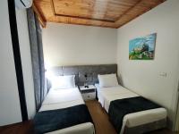 Twin Room with Private Bathroom