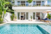 Eleven Villa - Spacious Stay with Huge Pool & Office Space - B&B Dalung