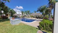 House with Terrace, Garden and Private Pool Access - B&B Bucerías