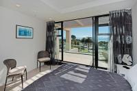 Deluxe Three-Bedroom Apartment