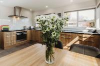 Love It On Lemon - modern townhouse near CBD - B&B Distretto di New Plymouth