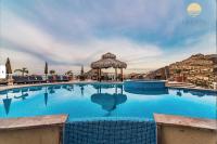 Luxury Pedregal Condo Walk to Cabo Marina - Chambres d'hôtes Cabo San Lucas