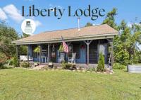 Liberty Lodge Countryside Stay! Hot Tub, Sunsets - Ferienwohnung Mentone