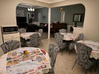NEWCASTLE COUNTRY INN - B&B Drumheller