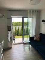 Apartment z Ogrodem Centrum Dębki - 5 min do plaży, parking - Bed and Breakfast Dębki