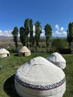 Konok Eco Farm Yurt Stay - B&B Kochkor