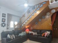 Chalet Familiar con terrazas, piscina y barbacoa - B&B Olesa de Bonesvalls