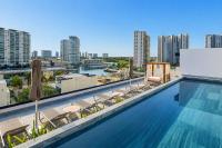 Luxury Retreat in Puerto Cancun with Rooftop Pool - B&B Cancún