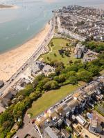Luxury Coastal Penthouse Sleeps 8 Best Views Exmouth - Chambres d'hôtes Exmouth