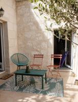Maison de charme avec jardin suspendu & vue sur le Donjon - B&B Loches