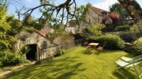 Maison de charme avec jardin suspendu & vue sur le Donjon - B&B Loches