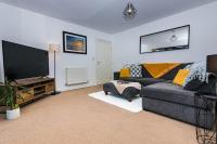 Modern 2 Bedroom Flat Near Tube with Parking - B&B Uxbridge